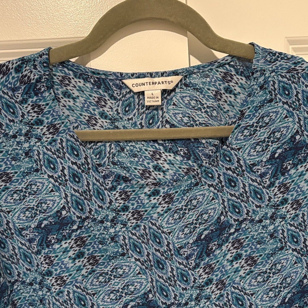 Counterparts Teal & Navy Geometric Print Women's Blouse

Size L